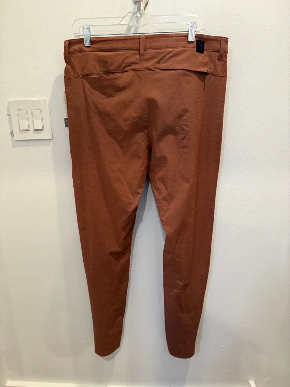 Vuori Men's Aim Paint NWT - Picture 4 of 5